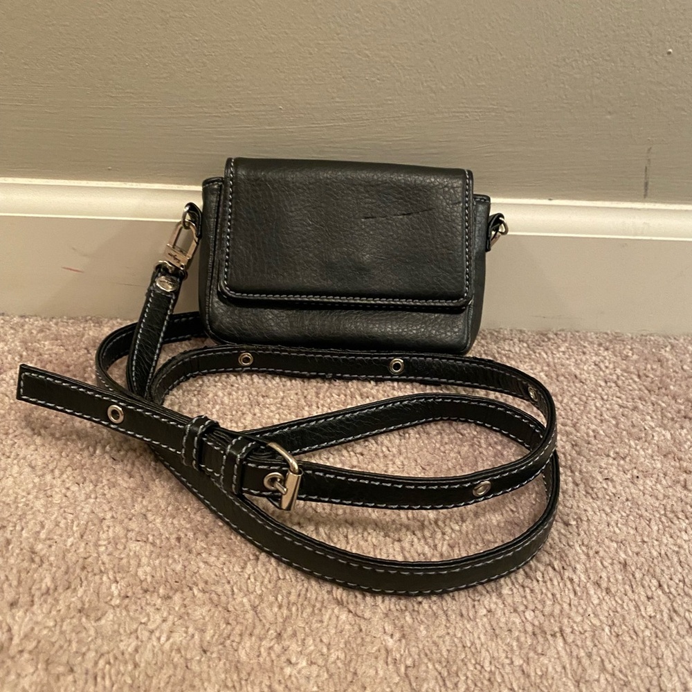 Thirty-One Black Mini Crossbody wallet